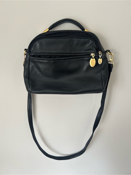 Stone Mountain Accessories Handbags - Stone Mountain Black Leather Crossbody Handbag with Gold Hardware